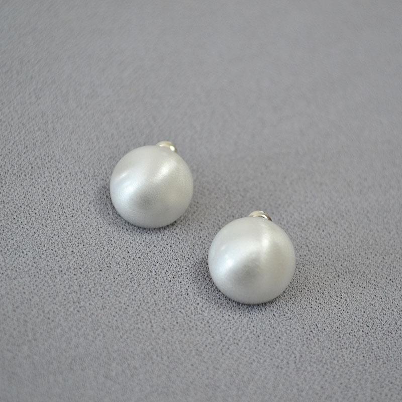 Nische Retro Designgefühl Italienisch Gebürstet Matt Hemisphäre Französisches Temperament Einfache 925 Silberstift Ohrringe