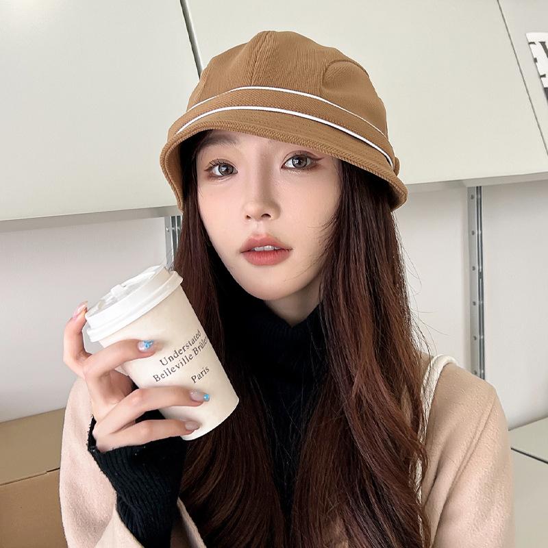 

Новая осенне-зимняя шапка для женщин с нишевым дизайном, модная и универсальная бейсболка для зимнего тепла, чтобы подчеркнуть маленькое лицо One Size