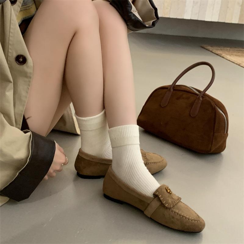 2025 Herbst neue Retro-Kamelie One-Pedal Loafer Damen Old Money Wind Weichsohlen Doudou Schuhe Flache Einzelne Schuhe