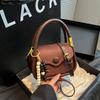 Autumn portable small bag women's new trendy shoulder messenger bag high value fashionable retro small square bag