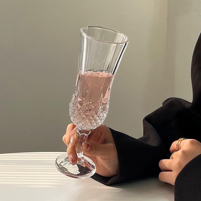 Elegant Crystal Wine and Cocktail Glass Set: High-Stemmed Red Wine, Champagne, and Cocktail Glasses.