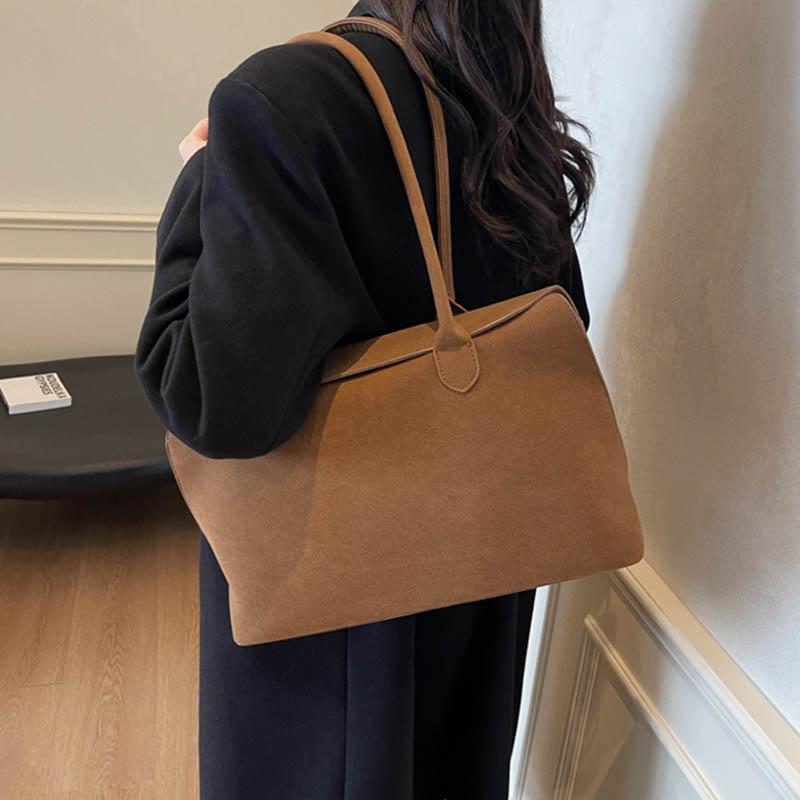 Luxury Designer Tote Bag for Women New Fashion Retro Shoulder Bags French Simple Commuter Large Capacity Underarm Bags