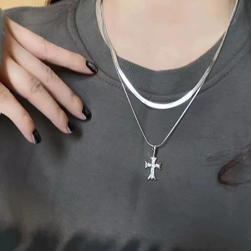 Light Luxury Gothic Cross Pendant Choker Necklace For Women Girls Punk Vintage Versatile Sweater Chain Jewelry Accessories Gifts