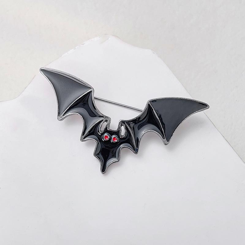 

Personality Rhinestone Pumpkin Witch Brooches for Women Creative Enamel Hat Flower Broom Pins Halloween Jewelry Accessories