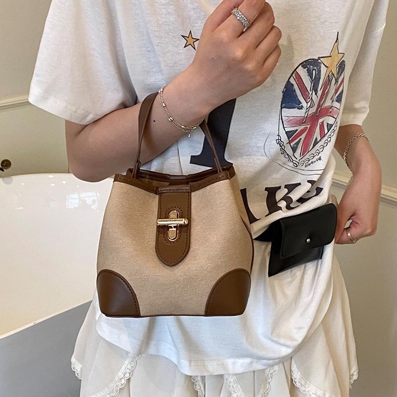 Large-capacity Contrasting Color Bucket Small Bag Women's 2025 New Fashion Hand-held Versatile Messenger Bag, Premium Texture Shoulder Bag