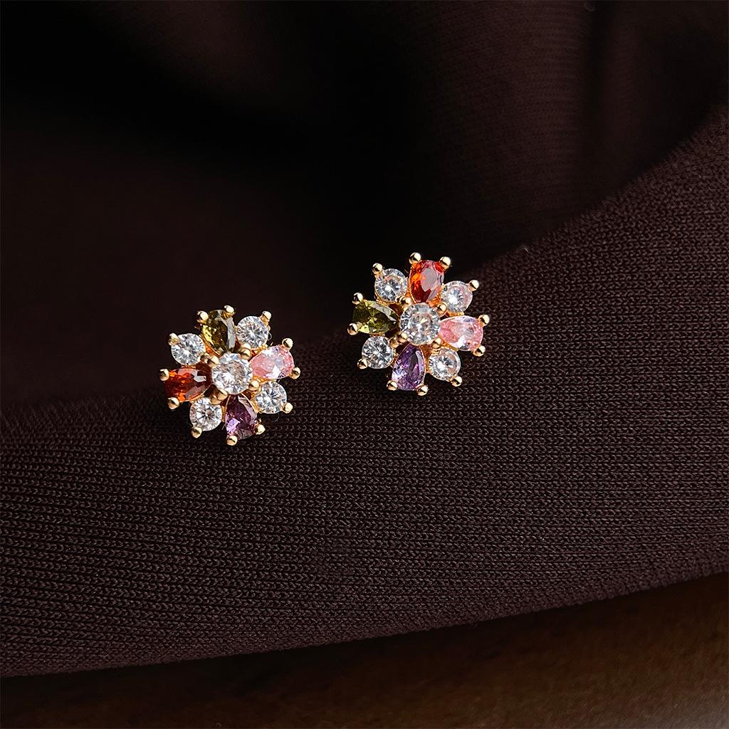 Colorful Snowflake Zircon Stud Earrings - Chic, Versatile & Luxurious for Autumn/Winter