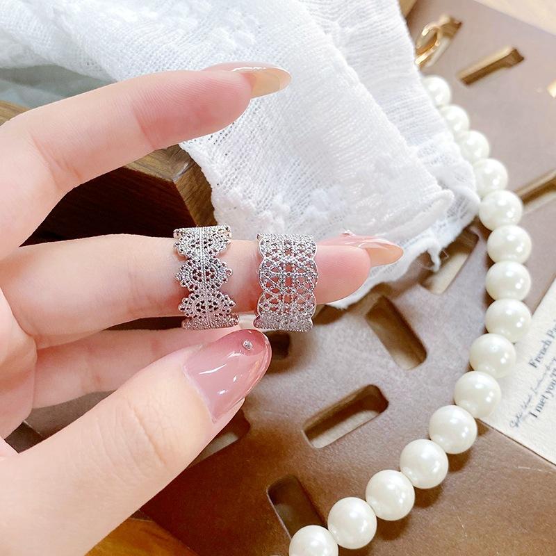 Fingertip Romance~ Crown Lace Open Ring Female Niche Delicate Exaggerated Index Finger Ring Court Wind Ring