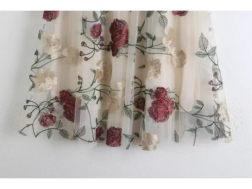 Women's French Retro Floral Embroidery A-Line Mesh Skirt for Spring/Summer