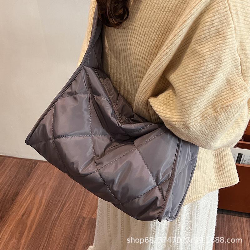 Premium Sense Ins Trendy Fashion Tote Bag 2025 Winter New Messenger Bag Korean Version Versatile Large-capacity Shoulder Bag