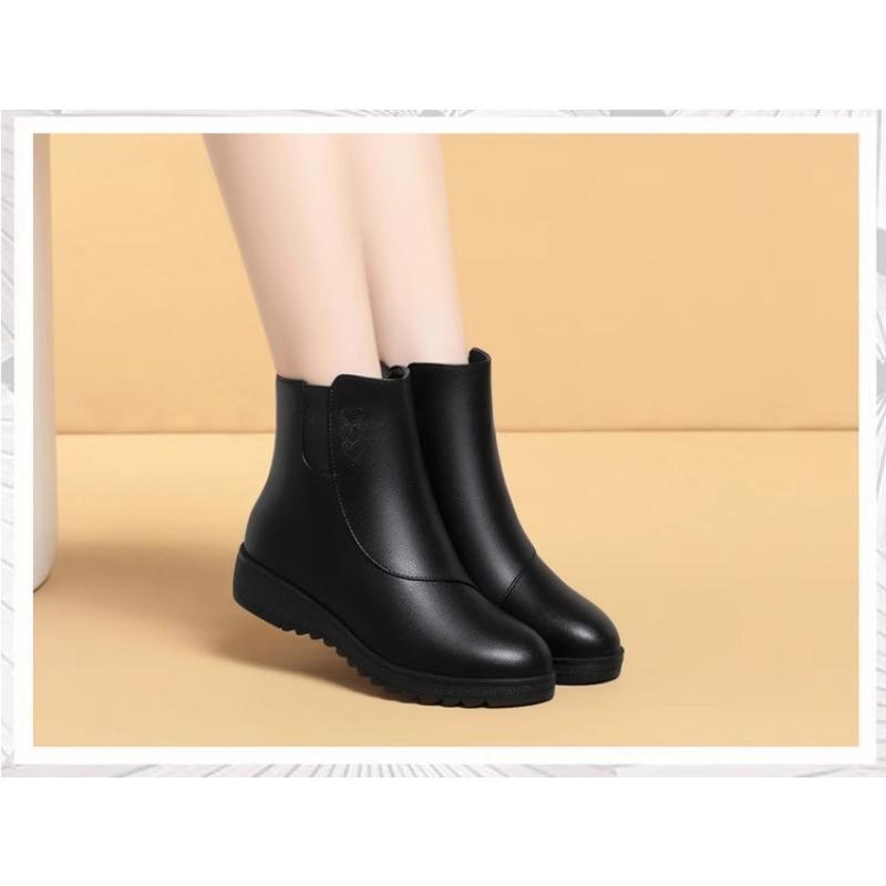 Non-slip Boots Women's Winter Flat-heeled Short Boots Soft Leather Cotton Shoes Velvet Warm New Medium and Old Snow Cotton Boots