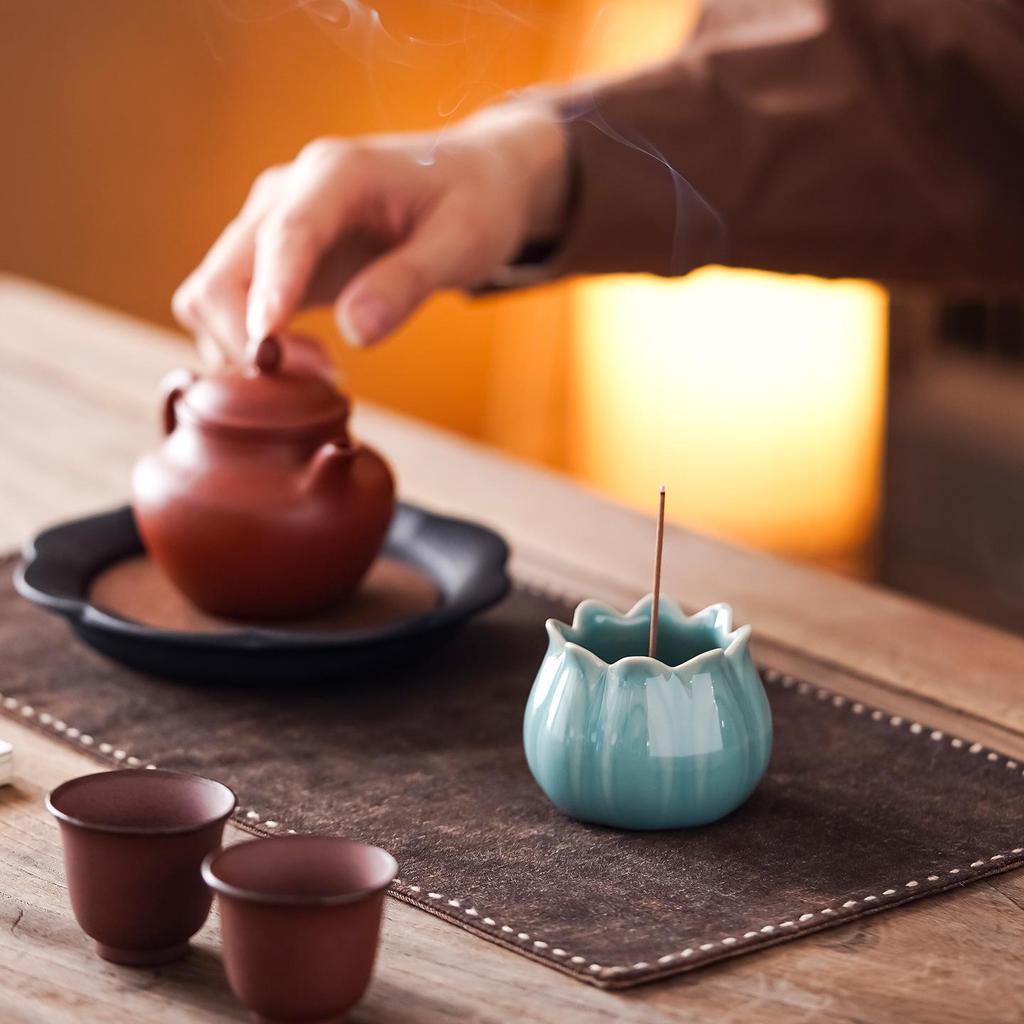 Nine-Hole Metal and Ceramic Petal Incense Holder - Vertical Stand for Indoor Use