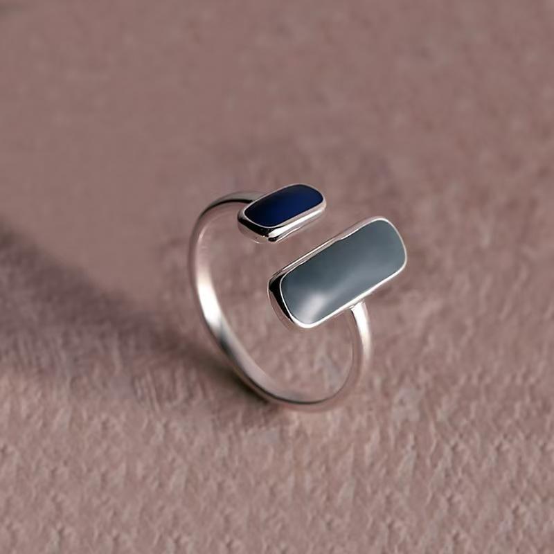Europejski i amerykański zimny styl otwarty regulowany pierścionek, modny niszowy design dla kobiet, sensoryczne pierścionki na jedzenie