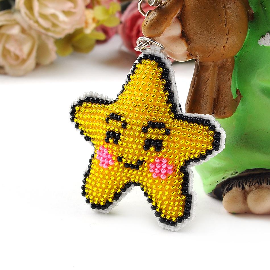 Little Star Beaded Cross-Stitch Pendant: Five-Pointed Lucky Star Backpack Ornament DIY