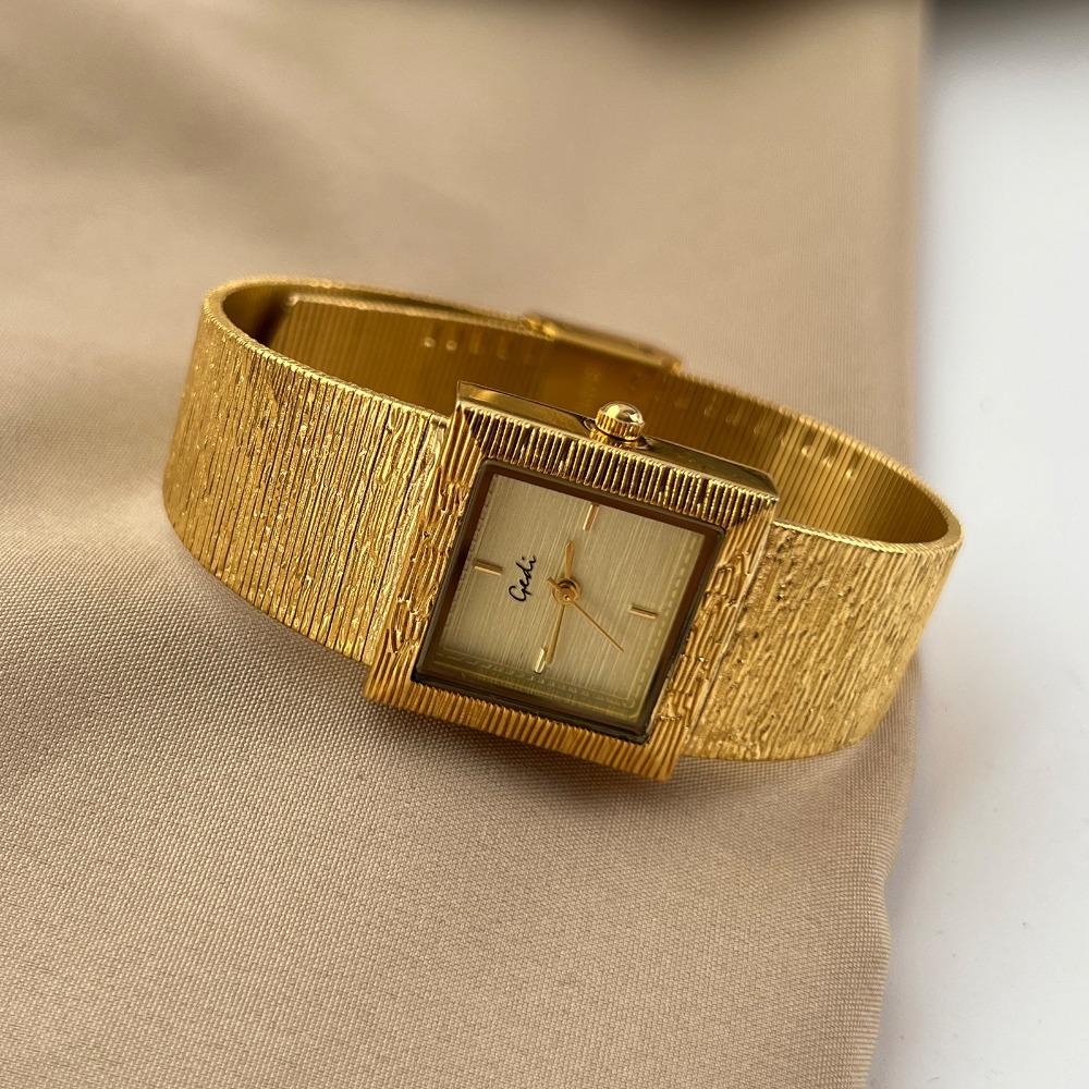 Light Luxury Women's Square Small Gold Watch Light Luxury Steel Strip Retro High End Versatile Watch Texture Quartz Watches