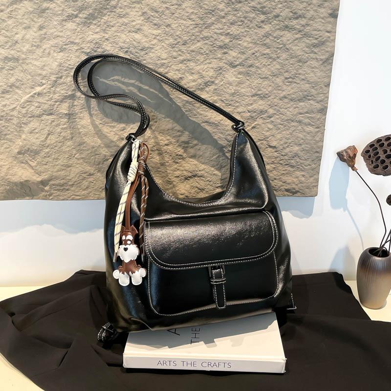 Niche retro large-capacity bag women's autumn and winter new commuter shoulder bag Maillard multi-purpose backpack