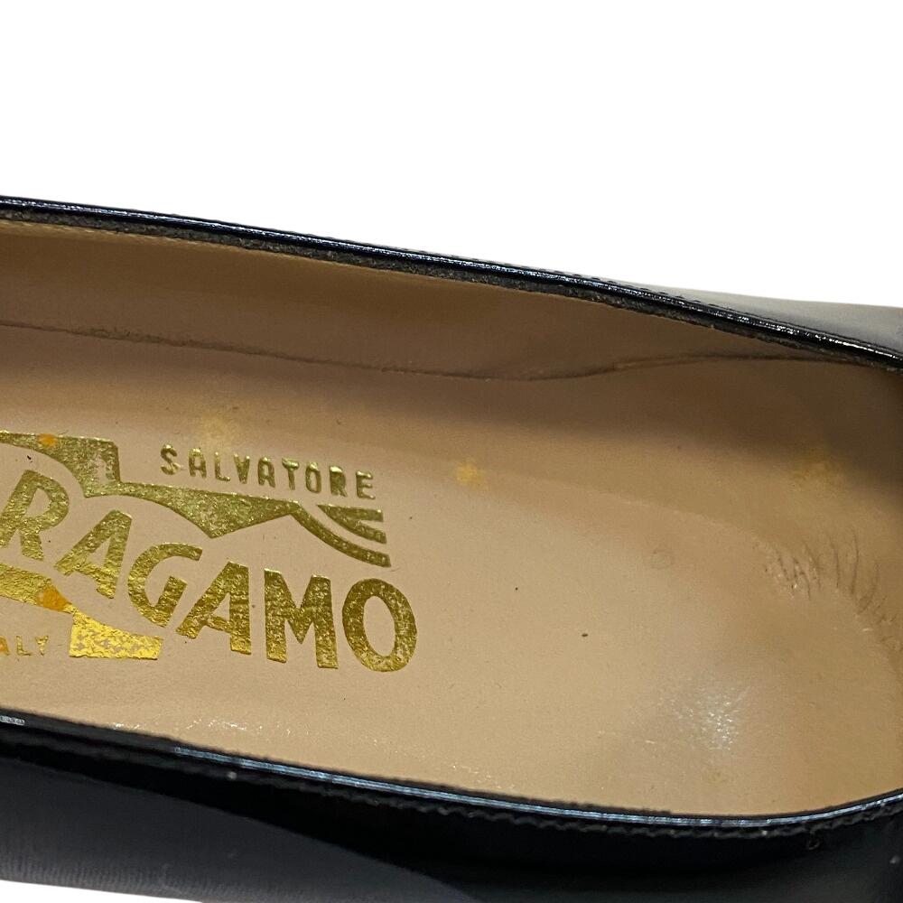 Salvatore Ferragamo Patent leather pumps black Patent leather Women Used