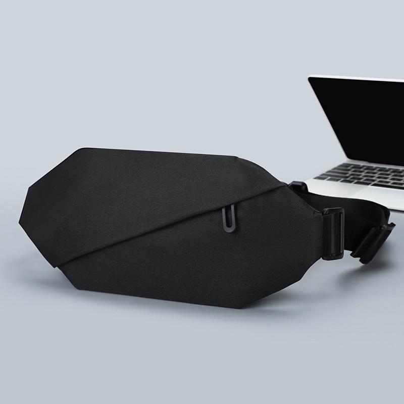 Мужская модная нагрудная сумка кросс-боди с универсальным дизайном - Компактная, нишевая и стильная для мобильных телефонов. чёрный