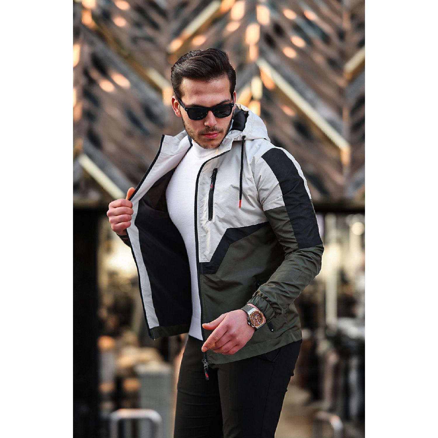 

Men s Seasonal Coat Water And Windproof Jacket L
