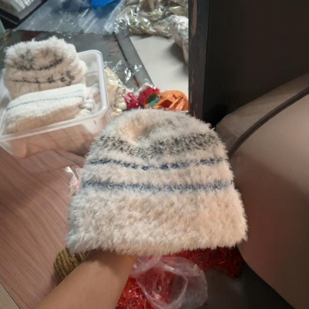 Autumn and Winter Plush Thickened Women's Cold-proof Wool Hat, Warm Ear Protection, Small Face, Big Head Circumference, Pullover, Knitted Hat