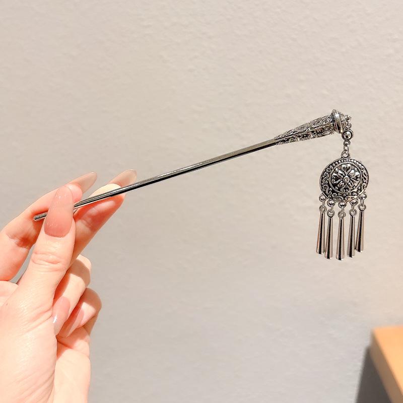 Elegant Retro Tassel Hairpin for Hanfu Updo - Women's Chinese Style Metal Hair Clip