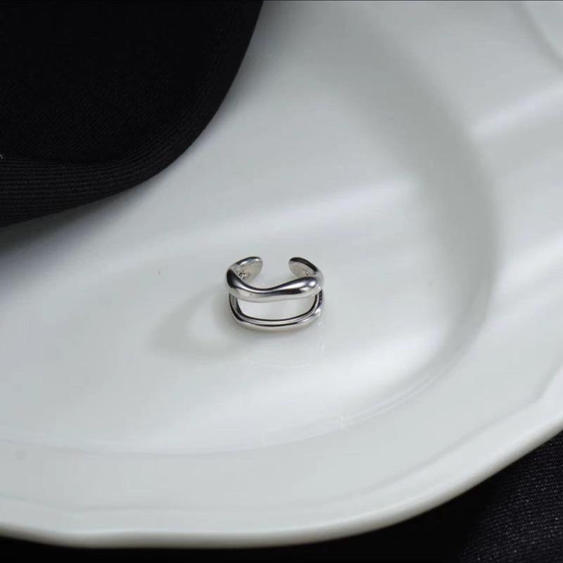 

Трендові мінімалістичні японські та корейські сережки-кафи у вигляді порожнистих кілець для жінок