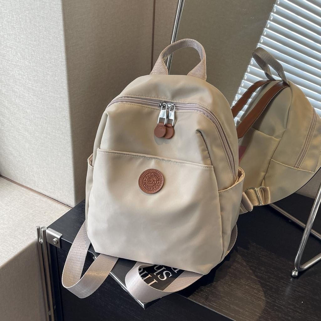 New Fashion Oxford Cloth Light Travel Ladies Backpack Outdoor Mountaineering Travel Bag