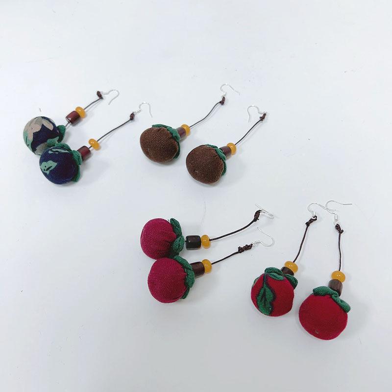 Dreieckstuch aus Seide im Retro-Stil – schmales Hals-Accessoire für Damen im Sommer