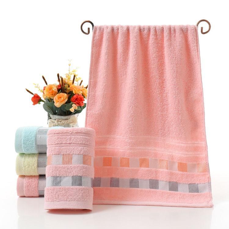 Absorbent Thickened Pure Cotton Bath Towel with Embroidered Souvenir Design