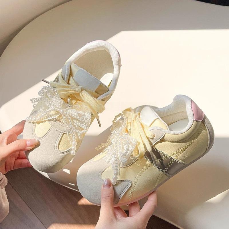 Women's spring and summer versatile little white shoes breathable mesh board shoes niche sports and leisure shoes