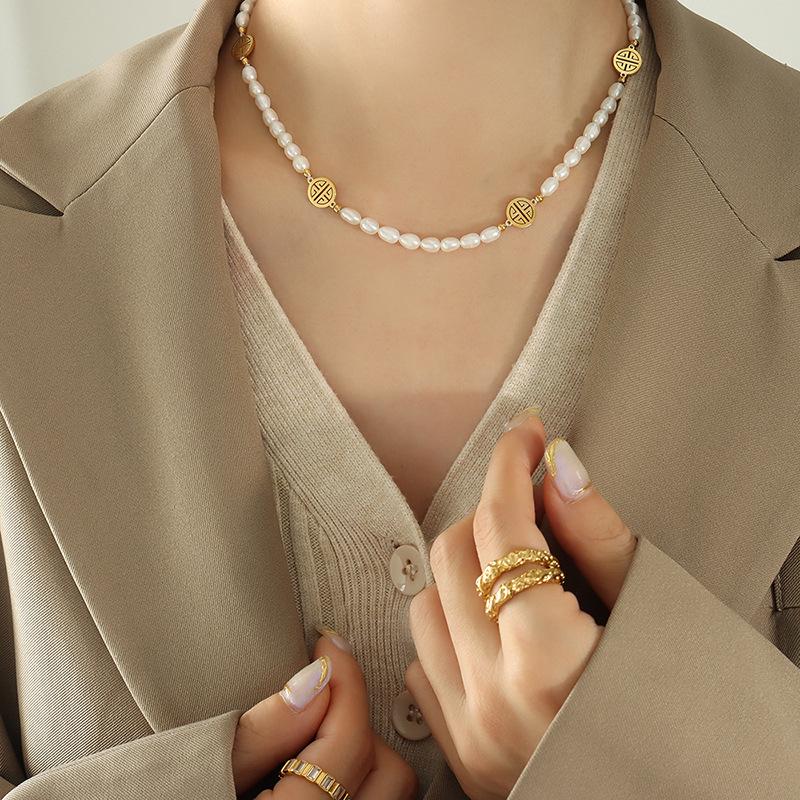 Vintage-Inspired Noble 'Fu' Pendant Freshwater Pearl Necklace - Personalized Jewelry In 18K Gold-Plated Titanium Steel