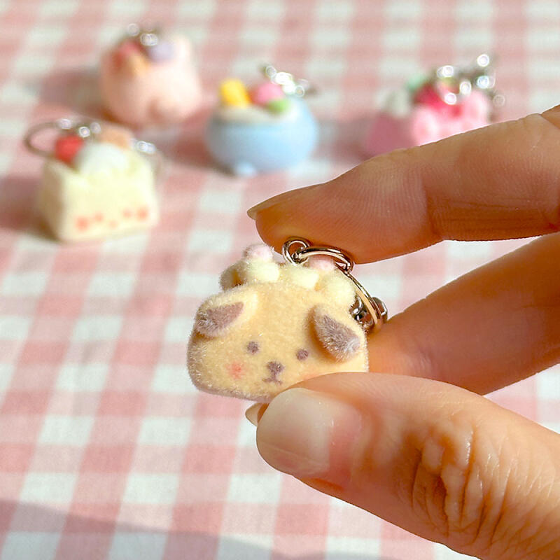 Zufälliger Kuchen Schlüsselanhänger
