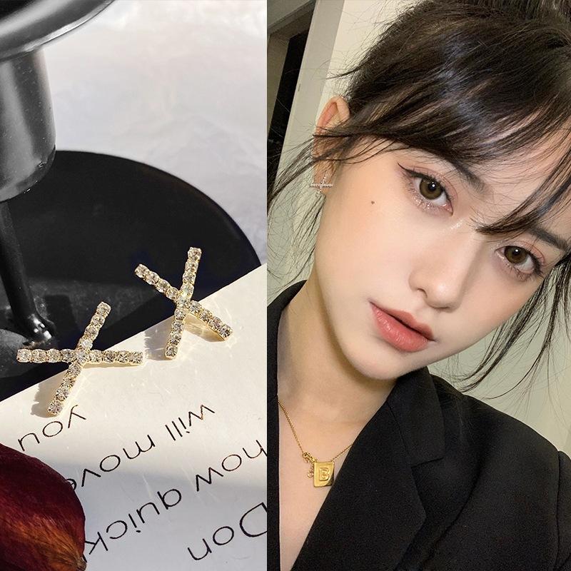 Sweet personality, Japanese and Korean temperament earrings, commuter X cross geometric stud earrings, fashionable and exquisite diamond earrings