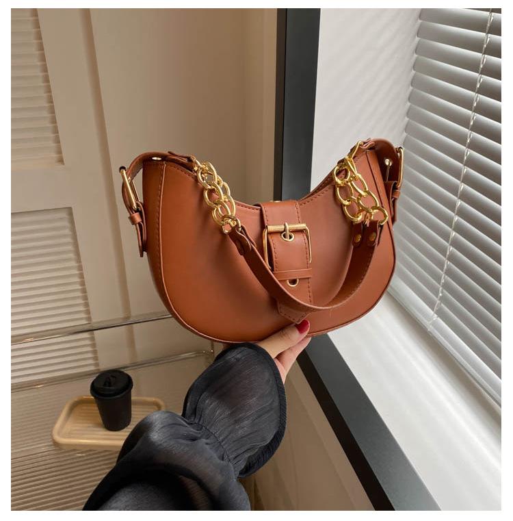 

В этом году популярны новые модели 2024 года, нишевые сумки для женщин в иностранном стиле на лето, универсальные широкие плечевые ремни, сумки-мессенджеры темно-коричневого