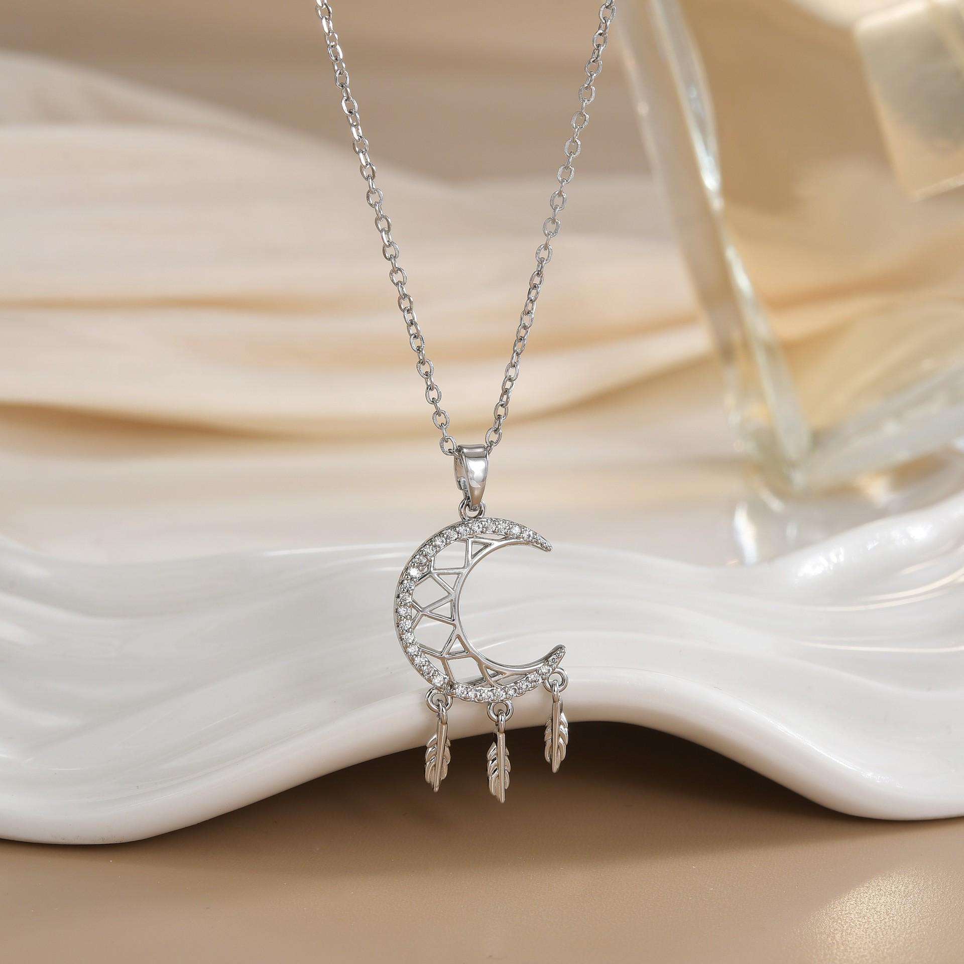 

Korean Style Luxury Moon Dreamcatcher Titanium Steel Necklace for Women - Shining, Influencer-Inspired Simple Pendant