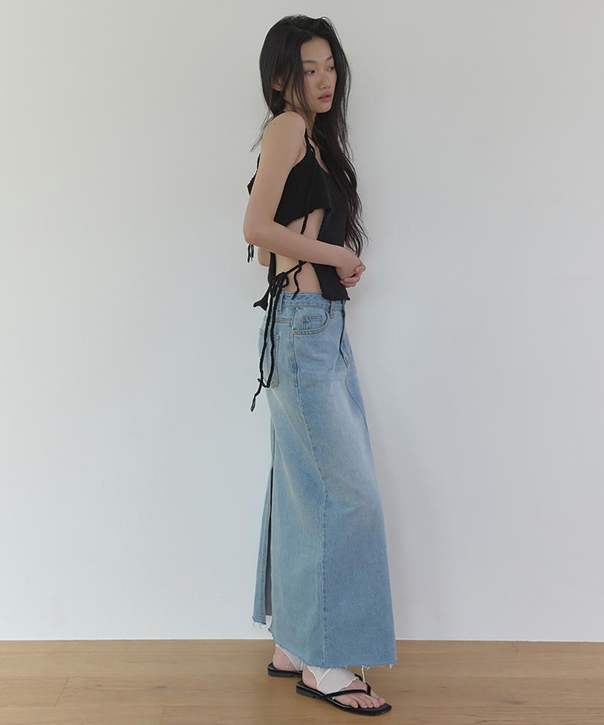 Lonkeu Slit Denim Maxi Skirt (Light Blue)
