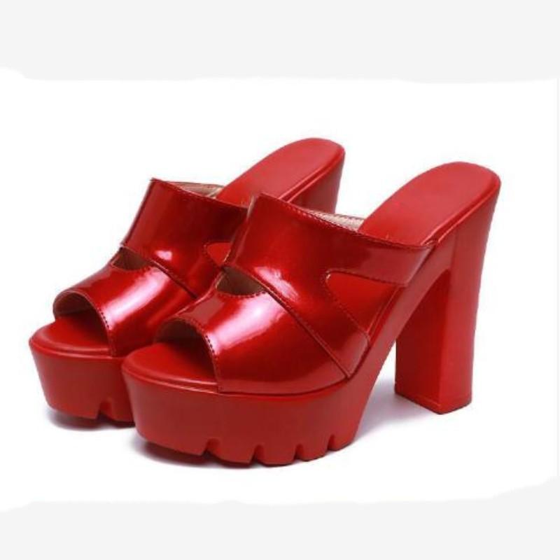 Evropské a americké pantofle Fish Mouth Dámské léto 2024 Nové univerzální oblečení na platformě Pantofle na vysokém podpatku Dámské boty