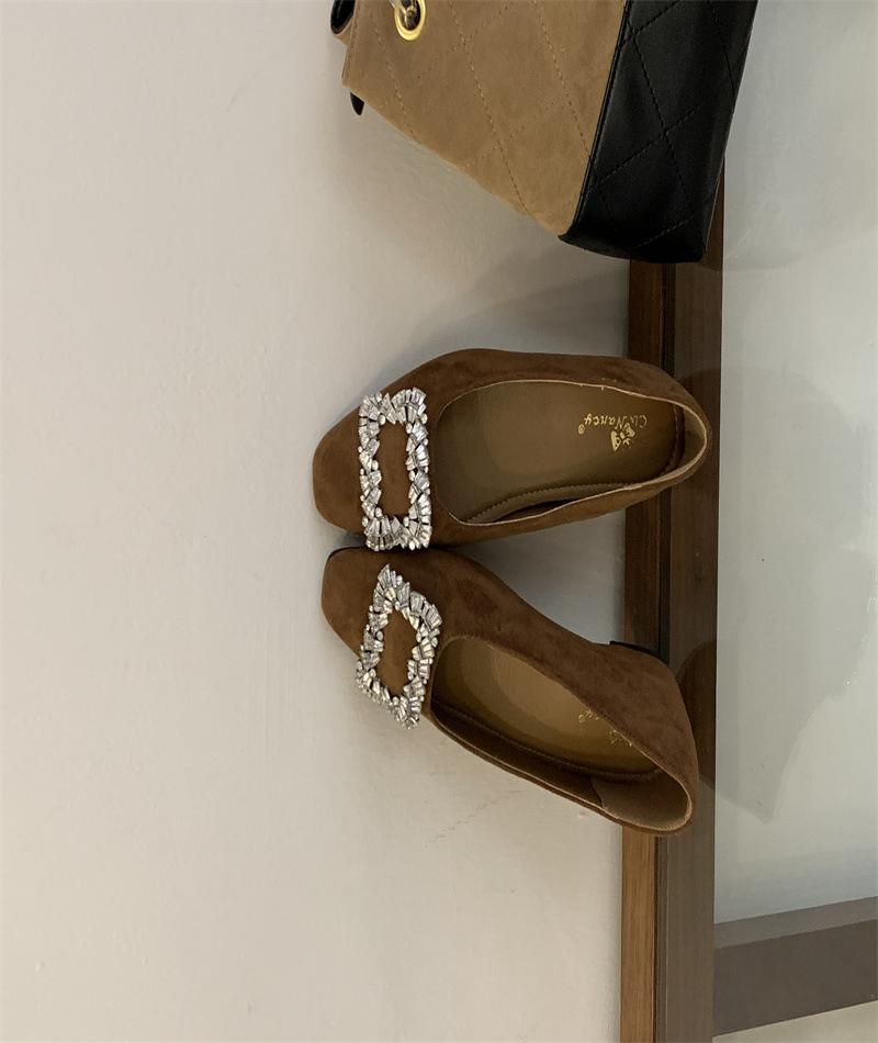 

Golden velvet pointed thin heels high heels rhinestone square buckle shallow mouth women s single shoes look thin 2025 autumn new sexy 39 светло-коричневого