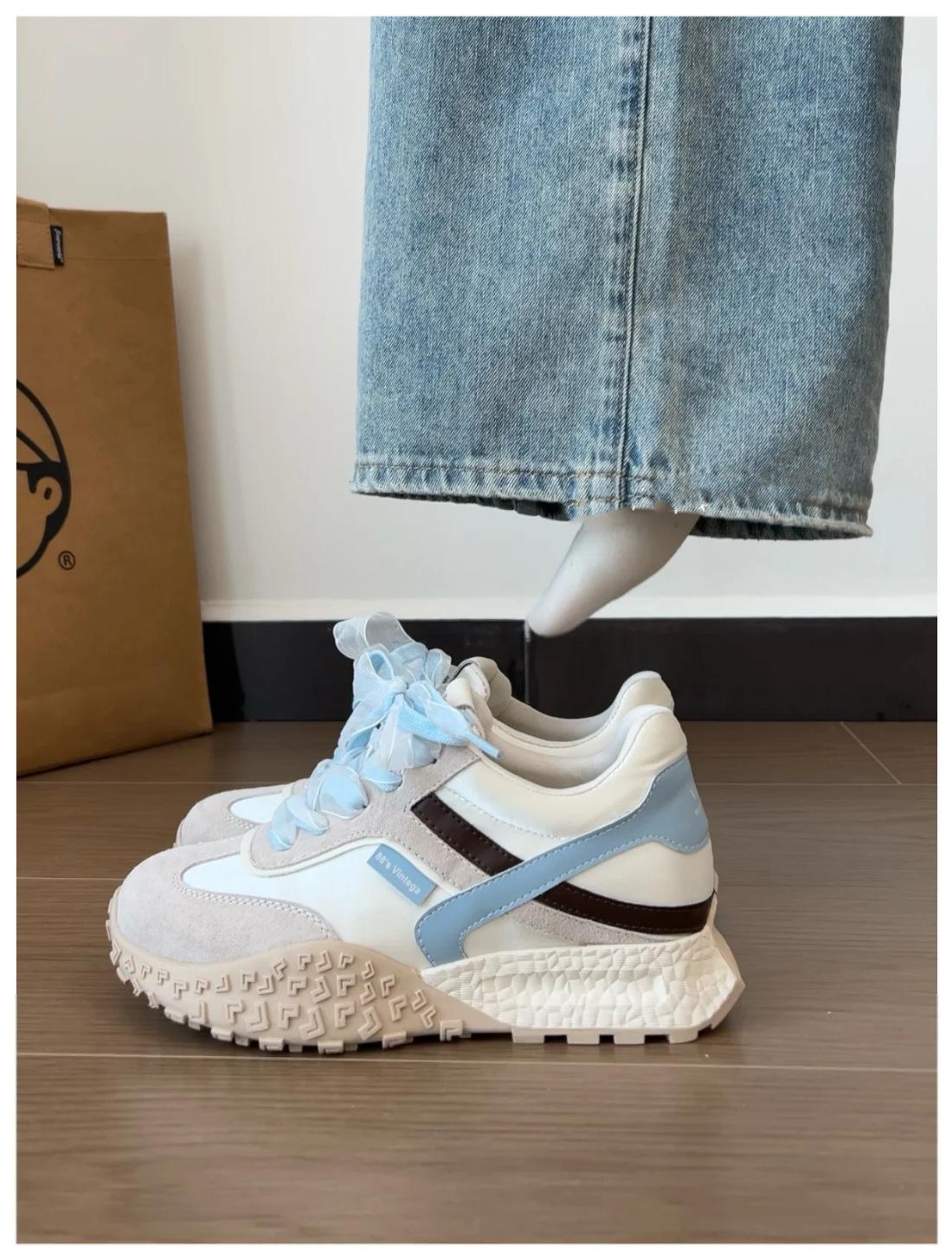 

Натуральная кожа ~ внутренняя высота увеличивается на 7 см. Женские туфли Forrest Gump 2025 года, новые повседневные туфли на небольшой платформе, цвет ленты, соответствующие немецкие кроссовки 35 небесно-голубой