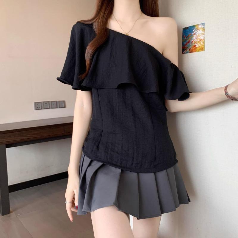 Pure desire one-word shoulder slash shoulder short-sleeved T-shirt women's summer, new Korean slim-fit irregular shawl pleated top
