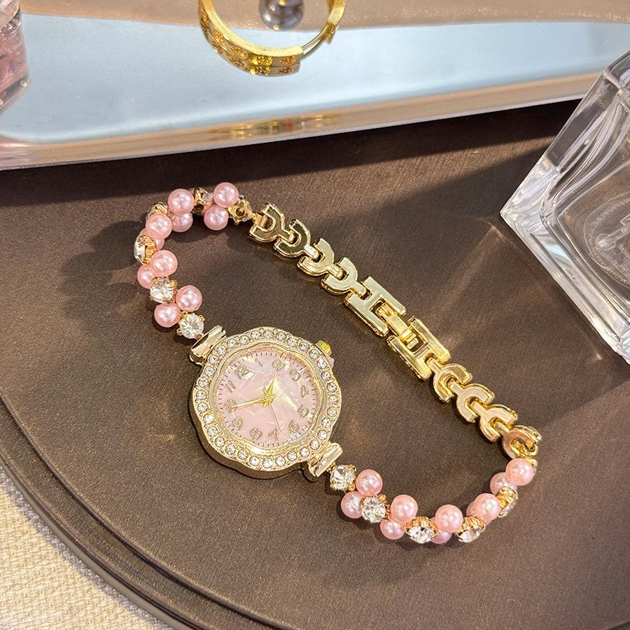 Small Pearl Diamond Chain Bracelet Exquisite Ladies Watch Digital Fritillary Dial Quartz Watch