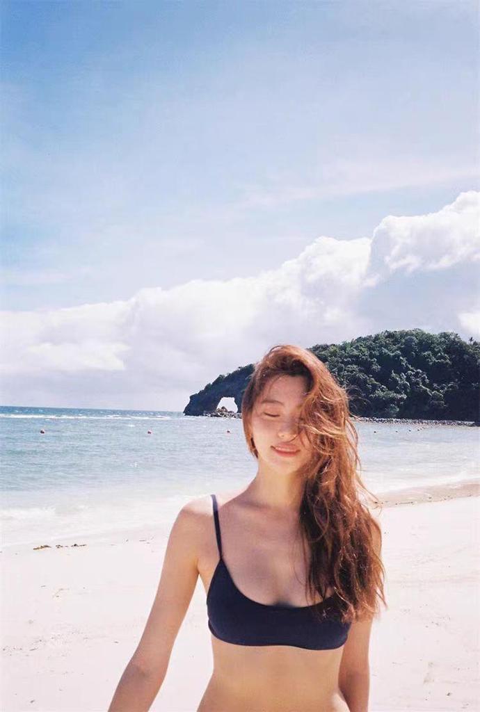 New Style Solid Color Two-Piece Bikini: Sexy, Fashionable, Simple Design for Women