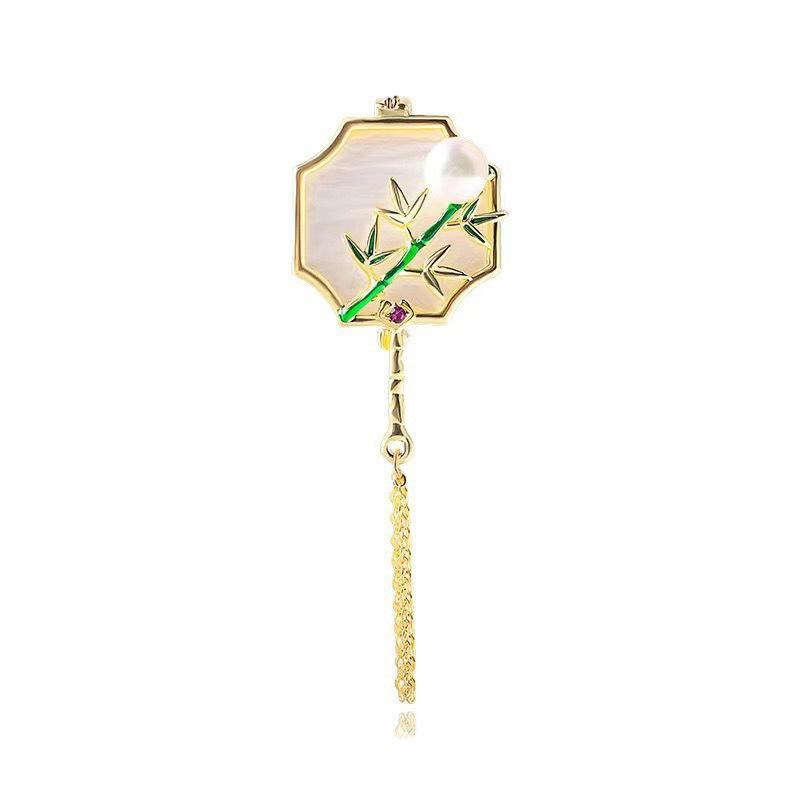 Ancient-style Plum Blossom Tassel Brooch, High-end and Upscale Decorative Accessory for A Fitted Cheongsam, Vintage Pin.