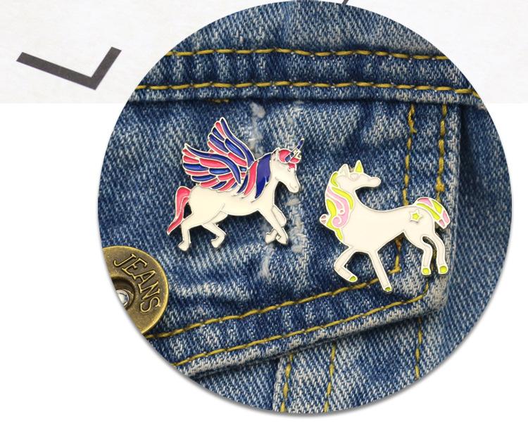 Cartoon Flying Horse Brooch Cute Animal Corsage Ornament Christmas Birthday Gift