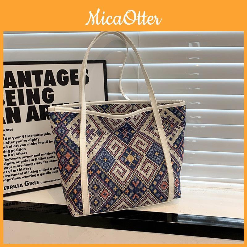Street Style Pu Large Capacity Tote For Women With Patterned Surface And Dual Shoulder Straps