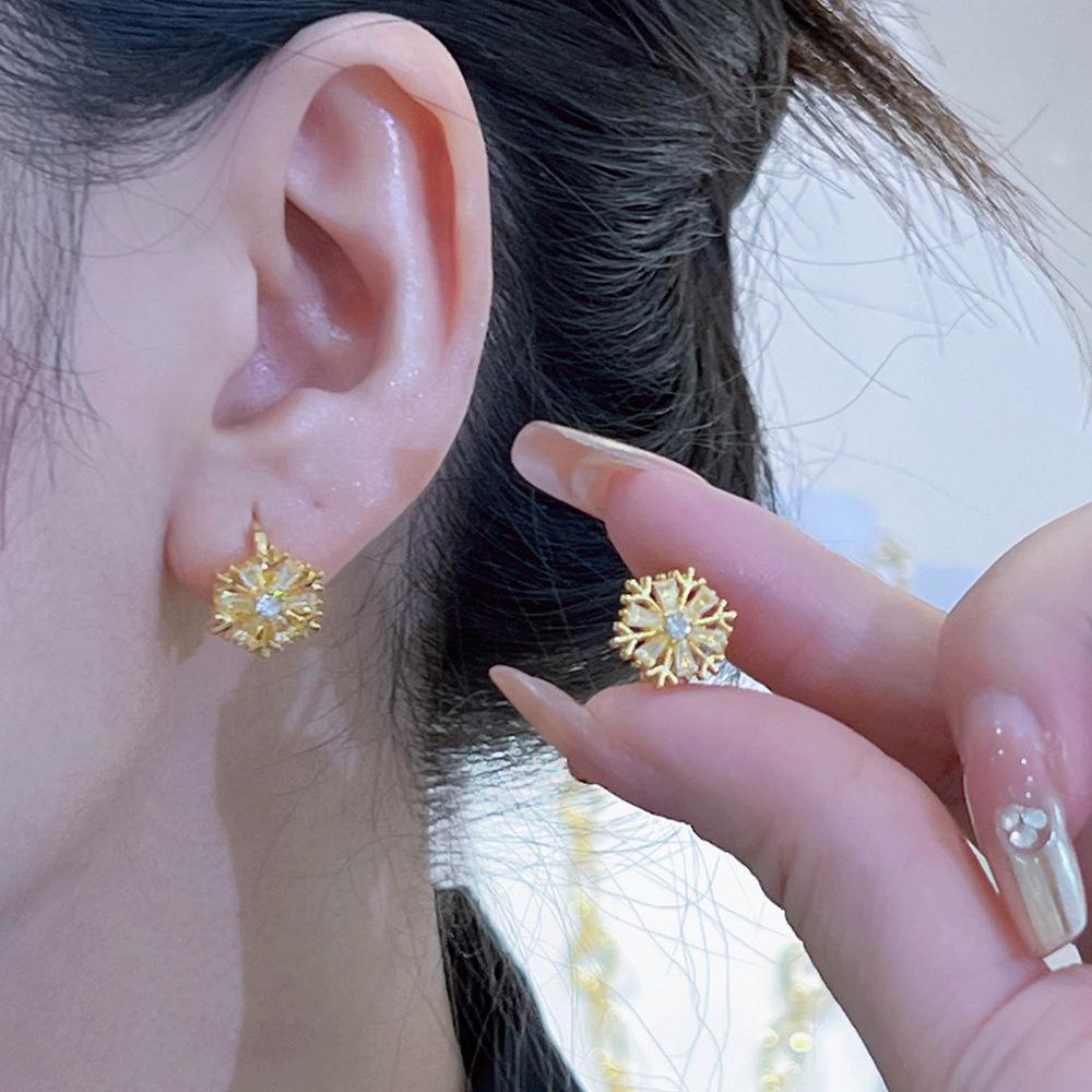 Luxury Diamond Snowflake Earrings Natural Zircon Sunflower Studs Small Cute Ear Jewelry for Women Girls