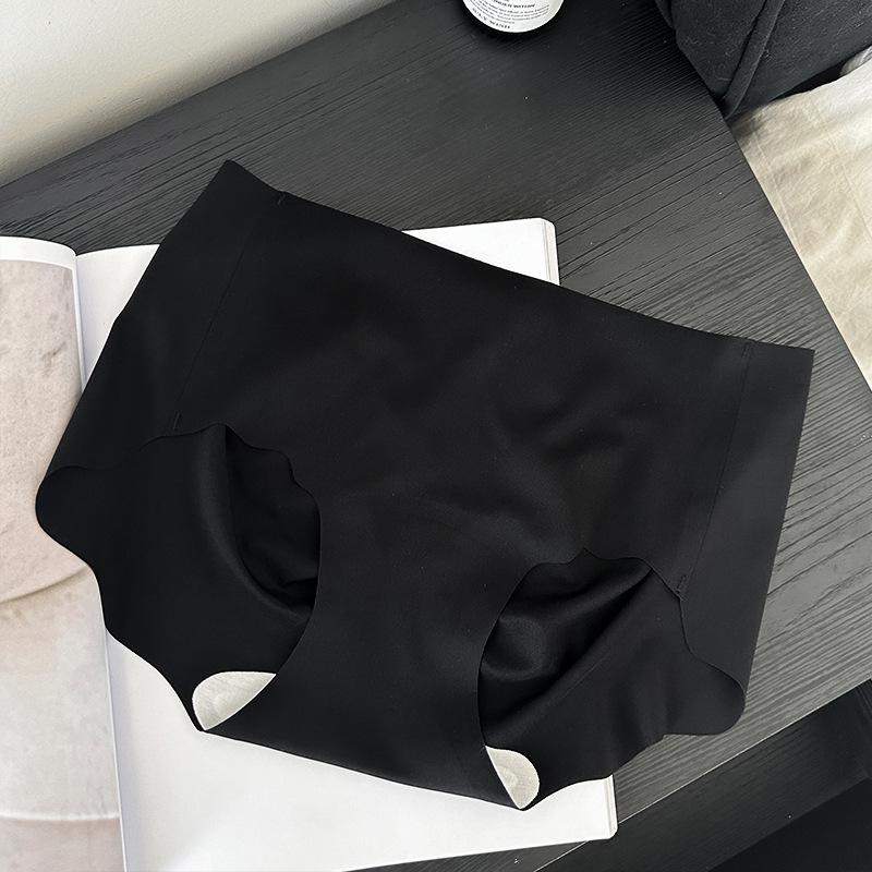 Women S Ice Silk Seamless Underwear With Mulberry Silk Crotch For Plus Size Ladies