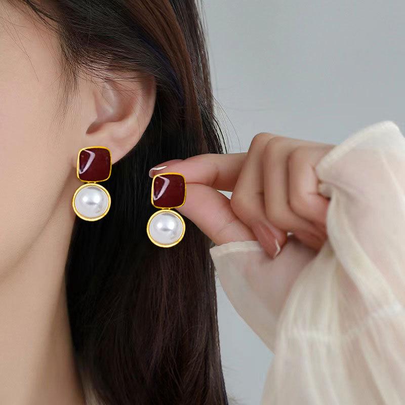 Geometric Red Enamel Stud Earrings for Women Statement Vintage Imitation Pearls Earrings Light Luxury Party Jewelry Gift