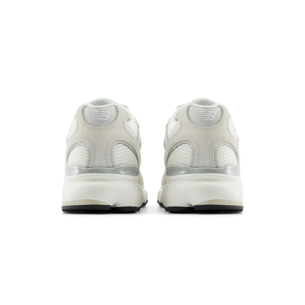 New Balance Classic Fashion Versatile Dad Shoes Unisex Sneakers White M6034AT