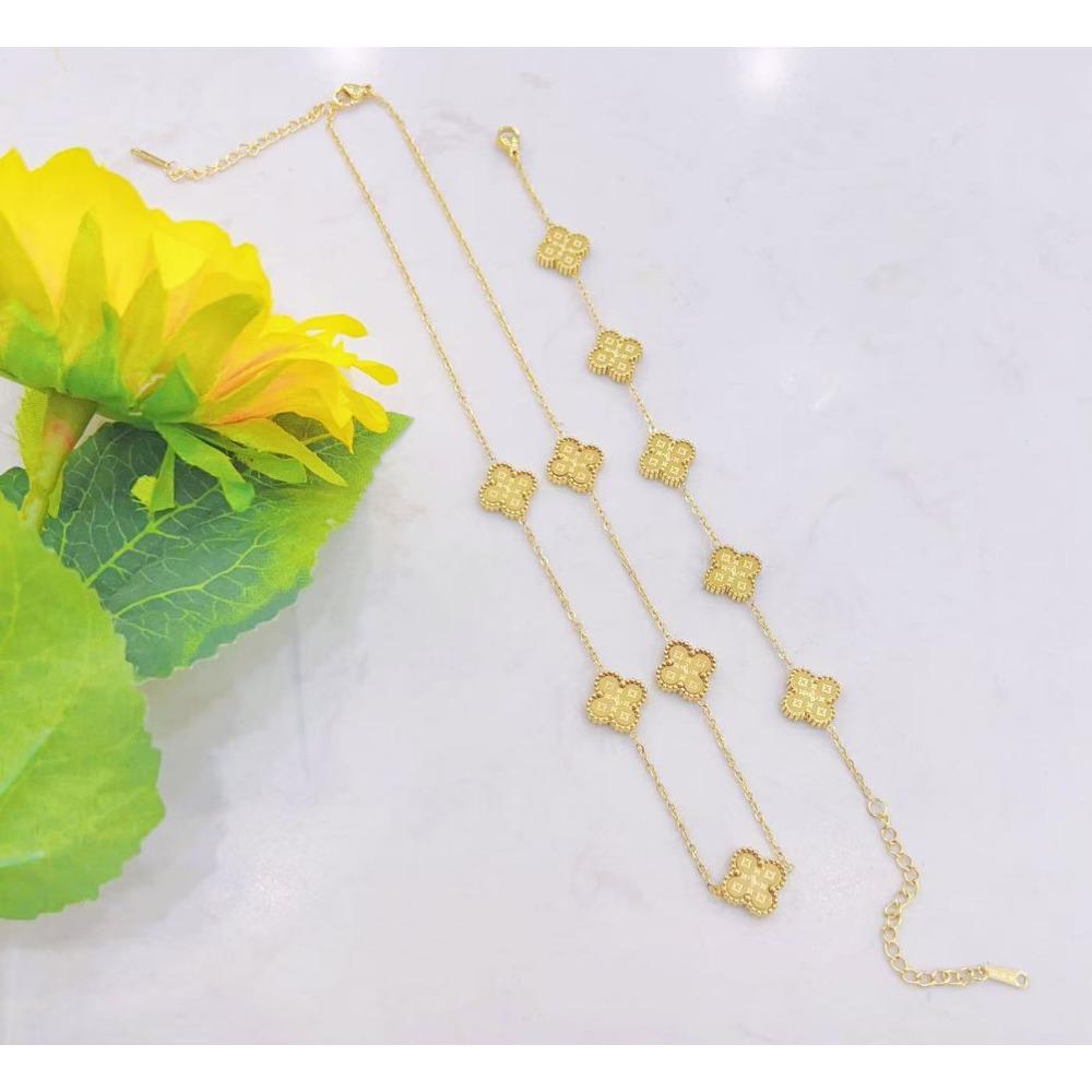 

2 Piece Titanium Steel 13mm 5 Flower Clover Necklace Bracelet Set Women s Collarbone Chain Jewelry Set золотой