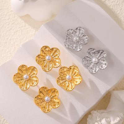 Orecchini a bottone francesi di nicchia retrò con perline a forma di fiore da donna in acciaio al titanio placcato oro 18K design orecchini versatili